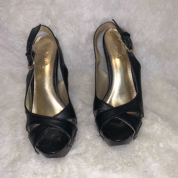 Black heels - Picture 2 of 4